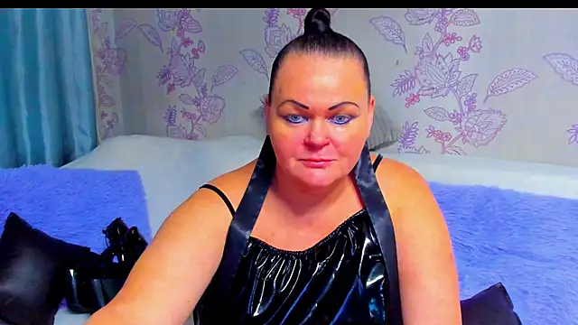 MilanaBiegert online show from 11/30/25, 07:51