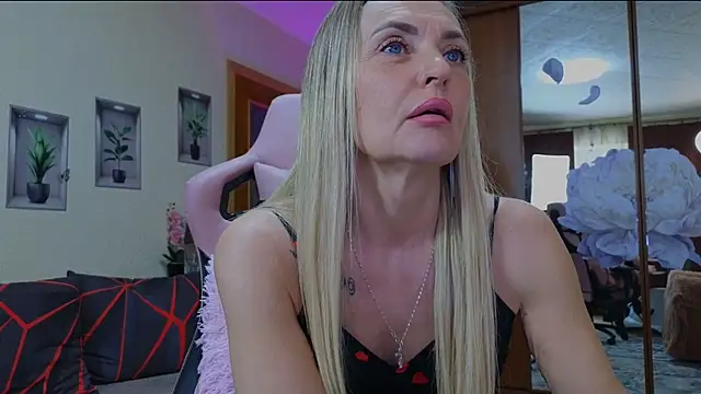 amelia blondy online show from 02/24/25, 09:53