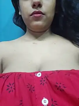 Snapshot of sexyindi_couple chatting on 05/12/26, 02:58 sexyindi couple online show from 05/12/26, 02:58