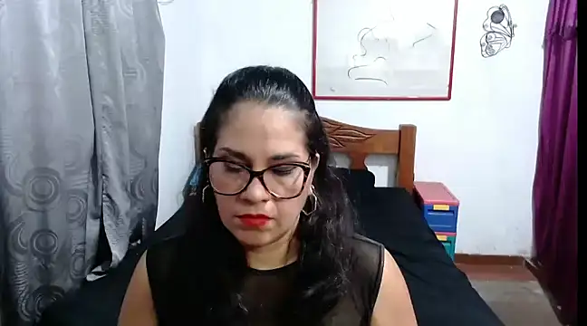 Mistresskloe01 online show from 01/08/25, 12:47