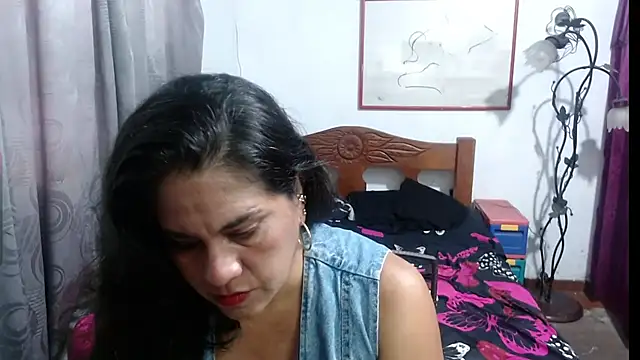 Mistresskloe01 online show from 03/18/25, 12:58