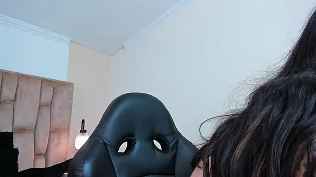 Snapshot of Naughty_Kittenm chatting on 03/21/25, 02:40 Naughty Kittenm online show from 03/21/25, 02:40