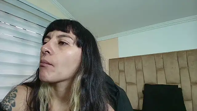 Snapshot of Naughty_Kittenm chatting on 09/29/25, 11:37 Naughty Kittenm online show from 09/29/25, 11:37