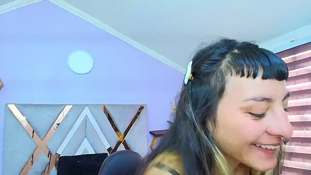 Snapshot of Naughty_Kittenm chatting on 10/04/25, 12:03 Naughty Kittenm online show from 10/04/25, 12:03