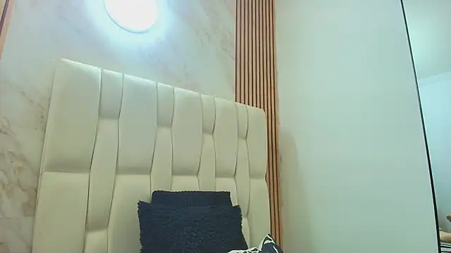 Snapshot of Naughty_Kittenm chatting on 10/27/25, 11:25 Naughty Kittenm online show from 10/27/25, 11:25