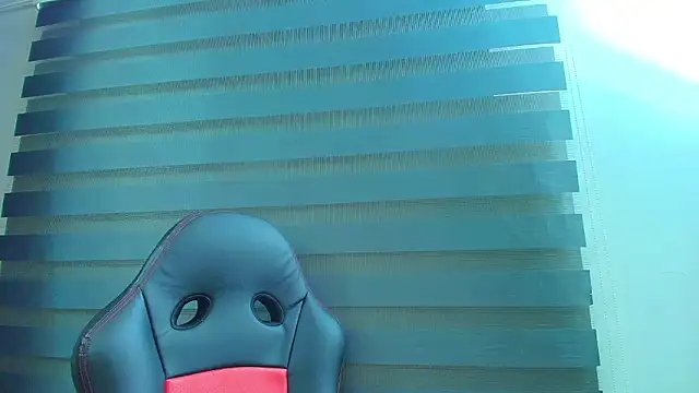 Snapshot of Naughty_Kittenm chatting on 02/18/26, 10:33 Naughty Kittenm online show from 02/18/26, 10:33