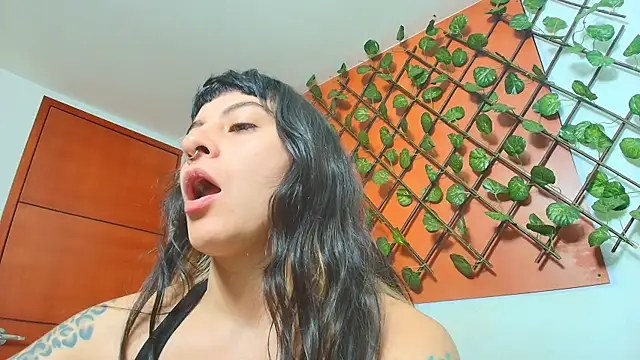 Naughty Kittenm online show from 04/15/26, 11:39