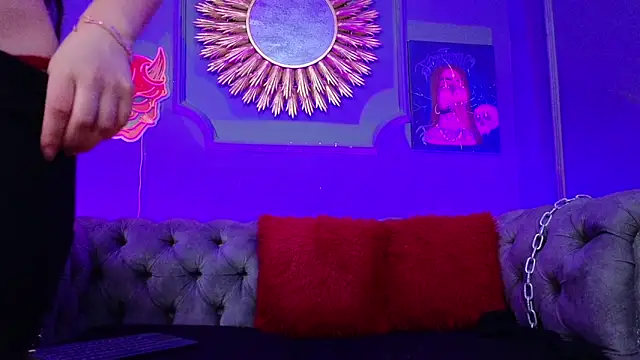 Julieta Russell online show from 03/07/25, 08:22