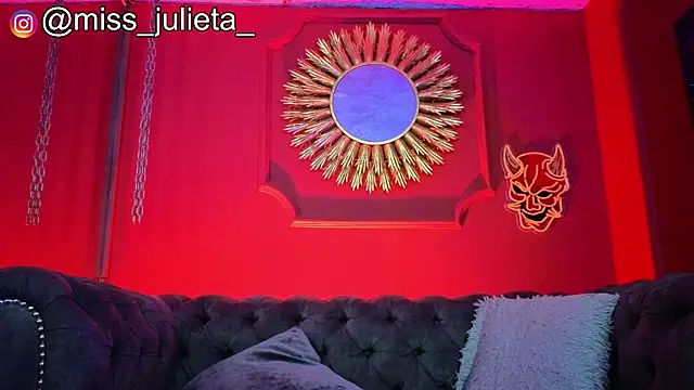 Snapshot of Julieta_Russell chatting on 07/08/26, 11:58 Julieta Russell online show from 07/08/26, 11:58
