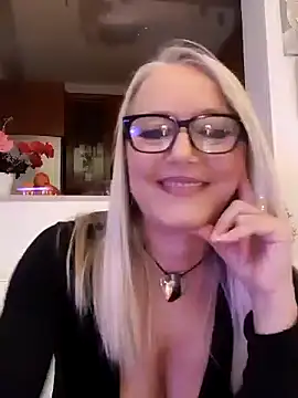 kikkastar online show from 12/19/24, 08:13