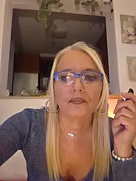 kikkastar online show from 10/08/25, 07:33