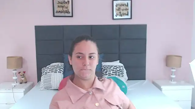 Snapshot of MadisonJenner chatting on 12/30/24, 01:14 MadisonJenner online show from 12/30/24, 01:14