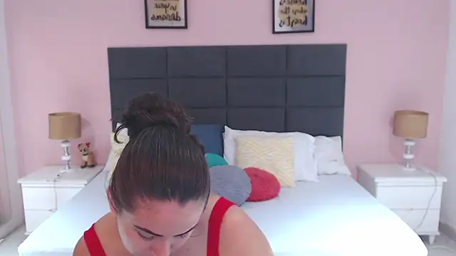 Snapshot of MadisonJenner chatting on 01/13/25, 11:41 MadisonJenner online show from 01/13/25, 11:41