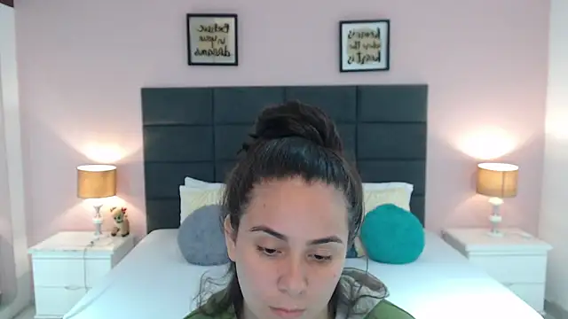 Snapshot of MadisonJenner chatting on 01/17/25, 11:17 MadisonJenner online show from 01/17/25, 11:17