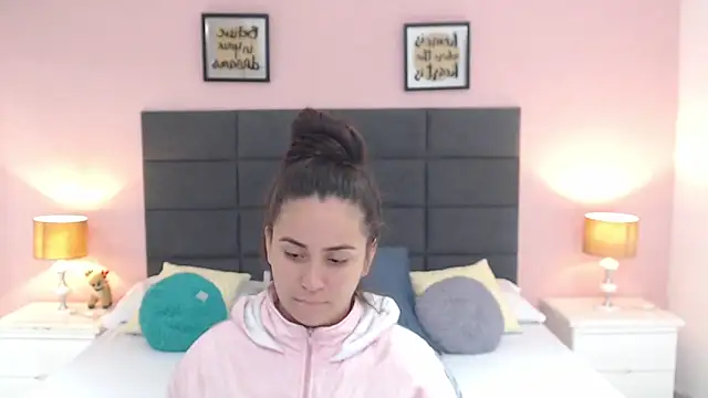 Snapshot of MadisonJenner chatting on 01/26/25, 11:17 MadisonJenner online show from 01/26/25, 11:17