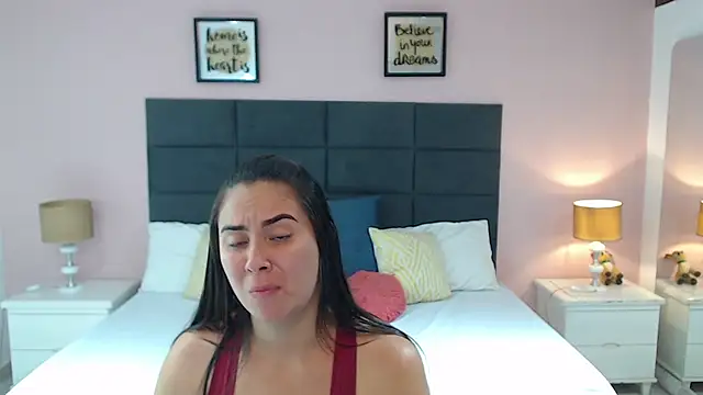 Snapshot of MadisonJenner chatting on 03/05/25, 02:45 MadisonJenner online show from 03/05/25, 02:45