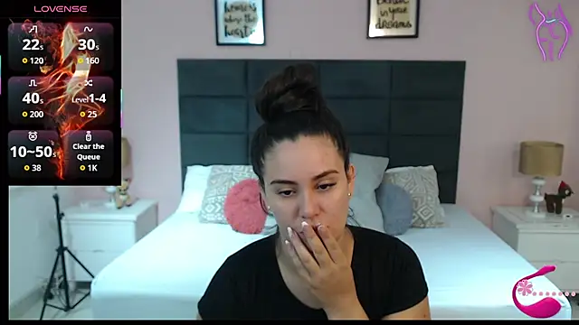 Snapshot of MadisonJenner chatting on 09/11/25, 09:42 MadisonJenner online show from 09/11/25, 09:42