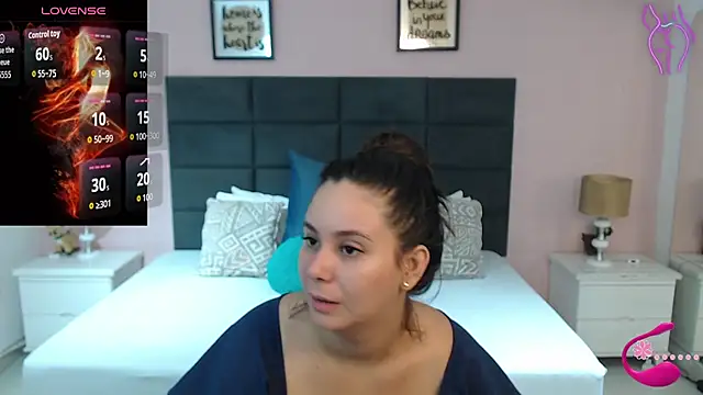 Snapshot of MadisonJenner chatting on 09/22/25, 11:23 MadisonJenner online show from 09/22/25, 11:23