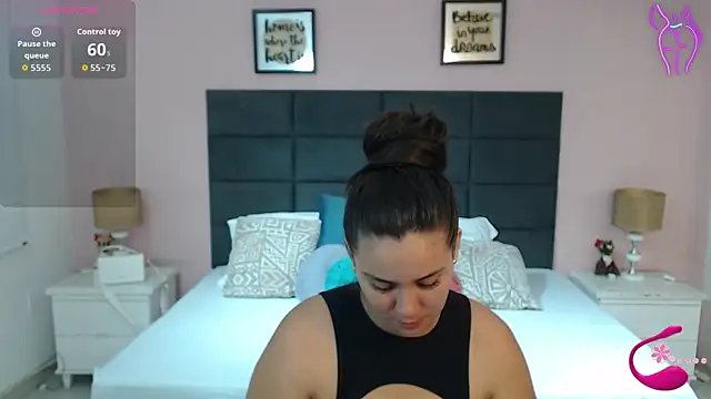 Snapshot of MadisonJenner chatting on 10/06/25, 11:29 MadisonJenner online show from 10/06/25, 11:29