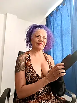 Snapshot of freyadevil333 chatting on 02/04/25, 08:28 freyadevil333 online show from 02/04/25, 08:28