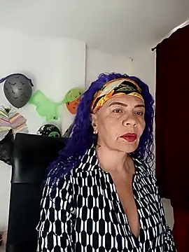 Snapshot of freyadevil333 chatting on 10/18/25, 12:50 freyadevil333 online show from 10/18/25, 12:50