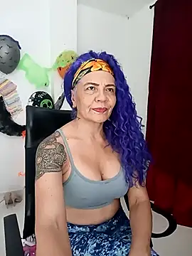 Snapshot of freyadevil333 chatting on 10/19/25, 12:55 freyadevil333 online show from 10/19/25, 12:55