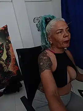 freyadevil333 online show from 02/04/26, 05:46