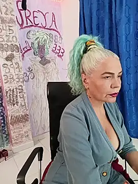 freyadevil333 online show from 05/27/26, 07:38