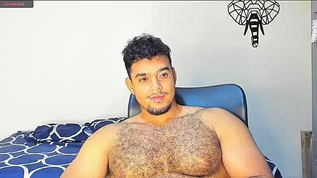 Snapshot of Big_furry_bear13 chatting on 12/19/24, 05:18 Big furry bear13 online show from 12/19/24, 05:18