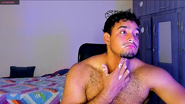 Snapshot of Big_furry_bear13 chatting on 01/24/25, 06:14 Big furry bear13 online show from 01/24/25, 06:14