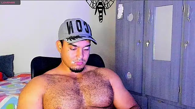 Snapshot of Big_furry_bear13 chatting on 01/29/25, 08:08 Big furry bear13 online show from 01/29/25, 08:08