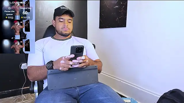 Big furry bear13 online show from 04/03/26, 06:22