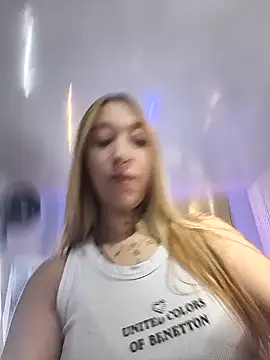 MollyCruz online show from 12/20/25, 10:44