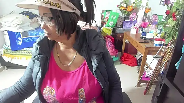 Mrs mommy  online show from 09/27/25, 10:04