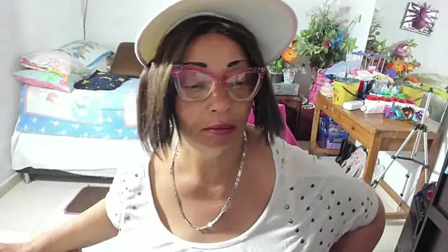 Mrs mommy  online show from 10/03/25, 07:44