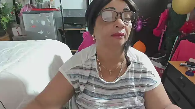 Mrs mommy  online show from 11/23/25, 06:08