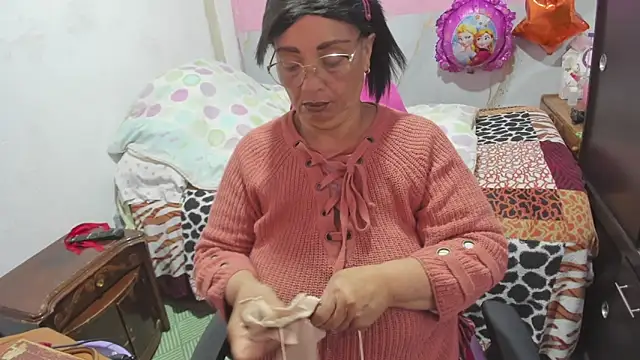 Mrs mommy  online show from 02/04/26, 11:49