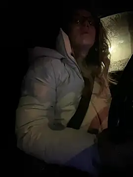 Snapshot of HotXMom chatting on 01/10/25, 04:33 HotXMom online show from 01/10/25, 04:33