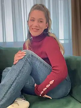 Snapshot of HotXMom chatting on 01/11/25, 10:19 HotXMom online show from 01/11/25, 10:19