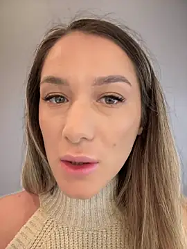 Snapshot of HotXMom chatting on 01/21/25, 04:43 HotXMom online show from 01/21/25, 04:43