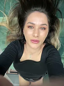 Snapshot of HotXMom chatting on 02/07/25, 07:29 HotXMom online show from 02/07/25, 07:29