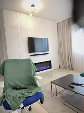 Snapshot of HotXMom chatting on 02/08/25, 07:37 HotXMom online show from 02/08/25, 07:37