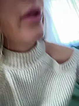 Snapshot of HotXMom chatting on 02/19/25, 10:45 HotXMom online show from 02/19/25, 10:45