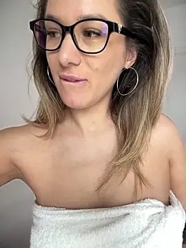 Snapshot of HotXMom chatting on 03/01/25, 10:55 HotXMom online show from 03/01/25, 10:55