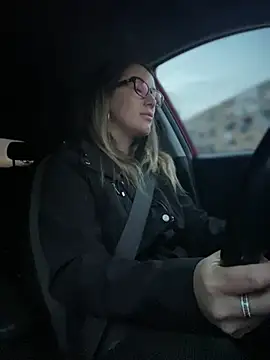 Snapshot of HotXMom chatting on 03/11/25, 04:21 HotXMom online show from 03/11/25, 04:21