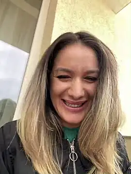 Snapshot of HotXMom chatting on 03/13/25, 10:36 HotXMom online show from 03/13/25, 10:36