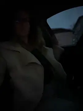 Snapshot of HotXMom chatting on 03/14/25, 04:10 HotXMom online show from 03/14/25, 04:10