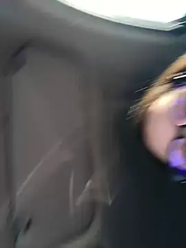 Snapshot of HotXMom chatting on 09/22/25, 05:53 HotXMom online show from 09/22/25, 05:53