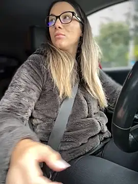 Snapshot of HotXMom chatting on 10/06/25, 05:49 HotXMom online show from 10/06/25, 05:49