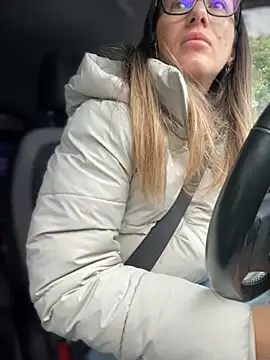 Snapshot of HotXMom chatting on 10/07/25, 05:48 HotXMom online show from 10/07/25, 05:48